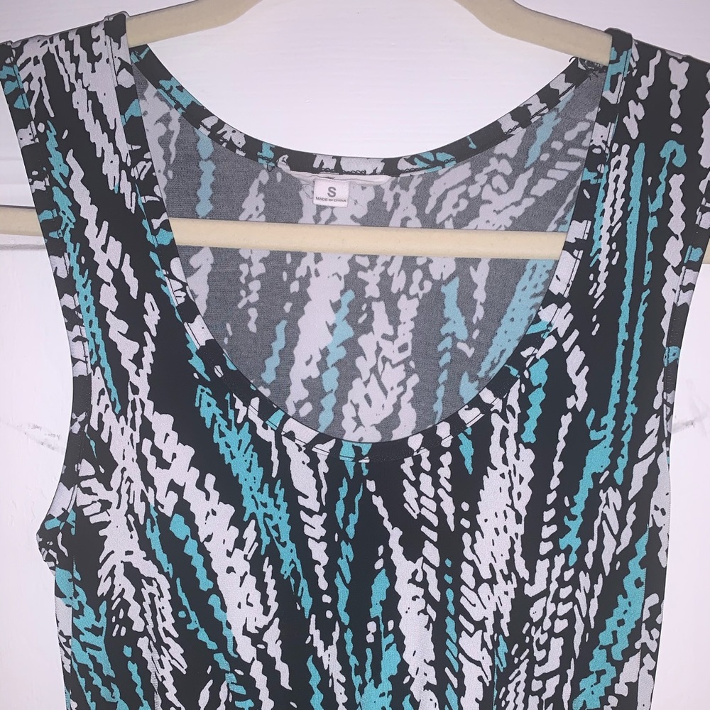 Patterned high low dress - Picture 2 of 3